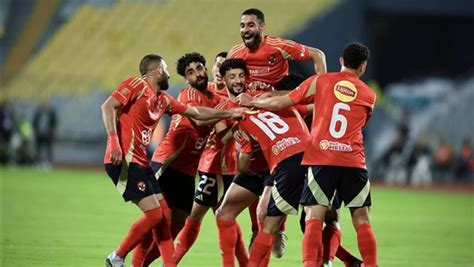 الأهلي يسعي لمصالحة جماهيره وتعويض النقص العددي أمام فاركو في الدوري