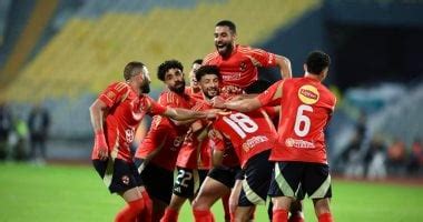 الأهلي يصل استاد القاهرة لمواجهة بيراميدز.. وكولر يعاين أرض الملعب