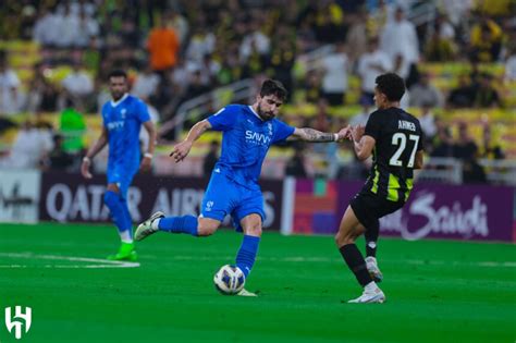 التعادل السلبي يحسم الشوط الأول من مواجهة الهلال والاتحاد في كأس الملك
  منذ أقل من 5 دقائق