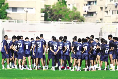 جروس يعقد جلسة مع لاعبى الزمالك استعدادا لإنيمبا وغياب عبد الله السعيد