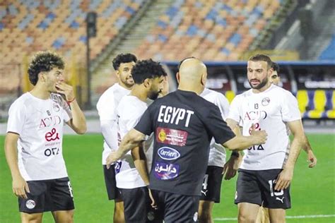 حسام حسن يتمسك بمشاركة المنتخب الوطنى فى كأس العرب ديسمبر القادم