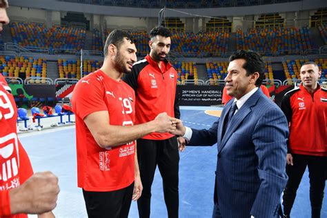 سفير مصر بكرواتيا يؤازر منتخب اليد قبل مواجهة سلوفينيا