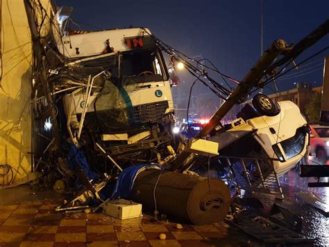 ولي العهد يُعزي الرئيس الأمريكي في ضحايا حادث اصطدام طائرة بمروحية في واشنطن
  الآن