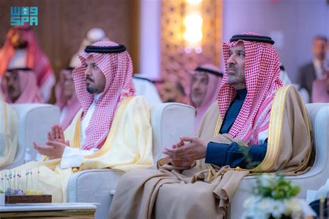 الأمير سلمان بن سلطان يرعى حفل تدشين قاعة المؤتمرات الكبرى بغرفة المدينة المنورة
  منذ 12 دقائق