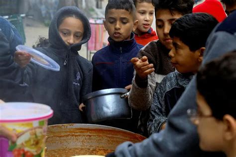 أوكسفام تحذر من مجاعة وشيكه فى غزة